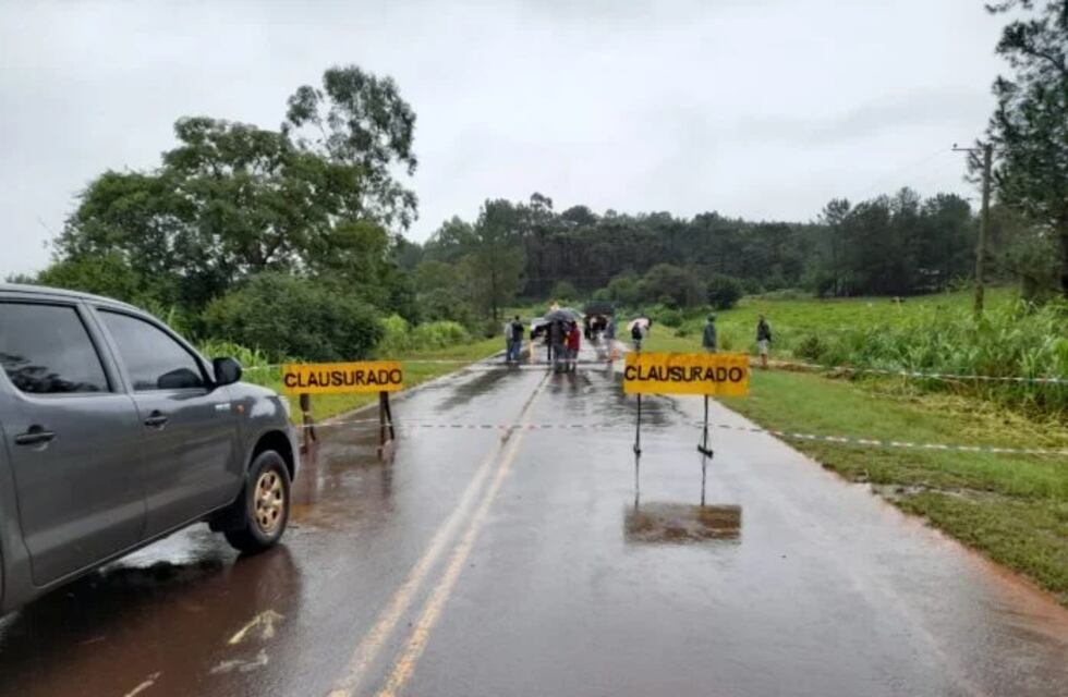 Ante los desbordes de los ríos, se cortó el tránsito sobre la Ruta Provincial N°223