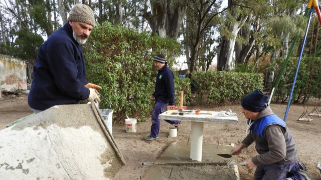 Colocan juegos de mesas y sillas en Plaza de Villa del Mar