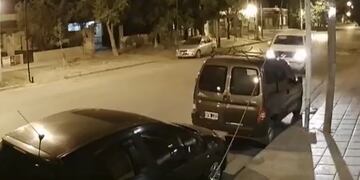 Neuquino chocó de frente a tres autos con su 4x4.