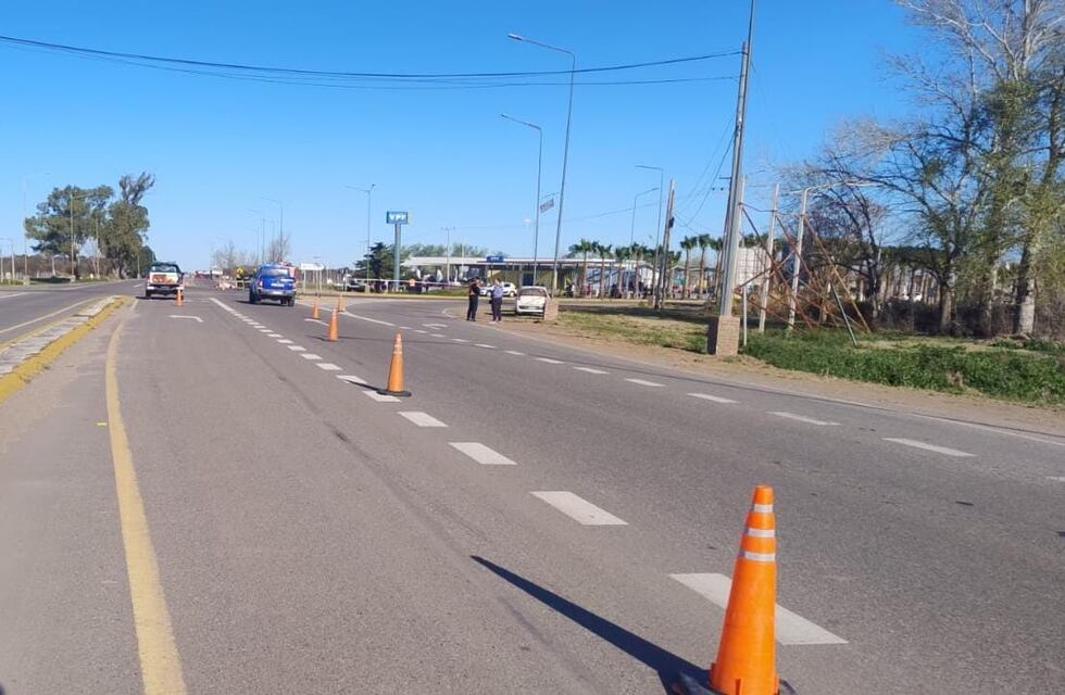 Una mujer falleció y una nena en grave estado tras un accidente vial en La Puerta