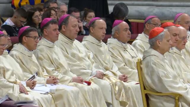 El obispo de Jujuy, monseñor César Daniel Fernández, presente en la misa de canonización de santa Mama Antula, en el Vaticano.