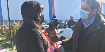 El intendente Juan Pablo Luque dialogó con la madre y con Thiago.
