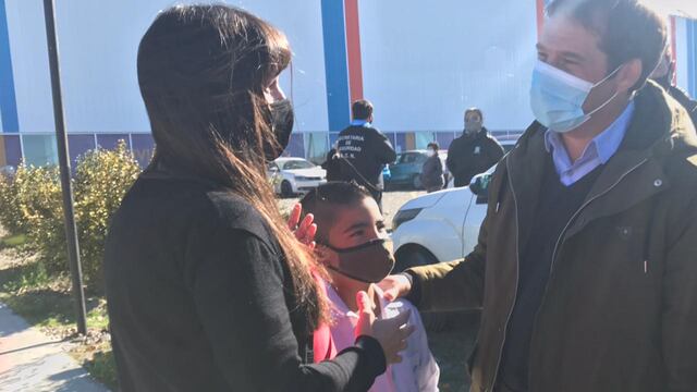 El intendente Juan Pablo Luque dialogó con la madre y con Thiago.