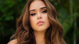 Yanet García desplegó toda su sensualidad con una microbikini amarilla