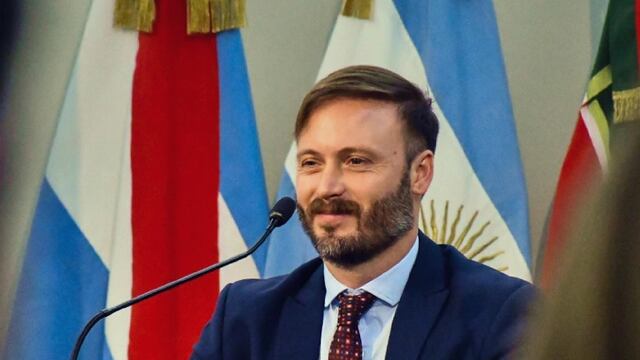 "Trabajaremos para que cada Municipio que representamos vaya creciendo de la mano de nuestro líder el gobernador Rogelio Frigerio", destacó el presidente municipal de Concordia.