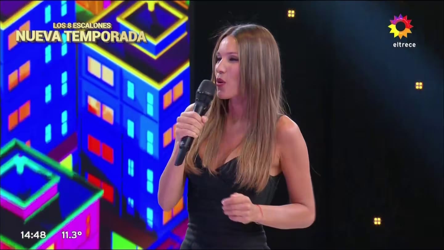 Pampita como conductora de Los 8 Escalones