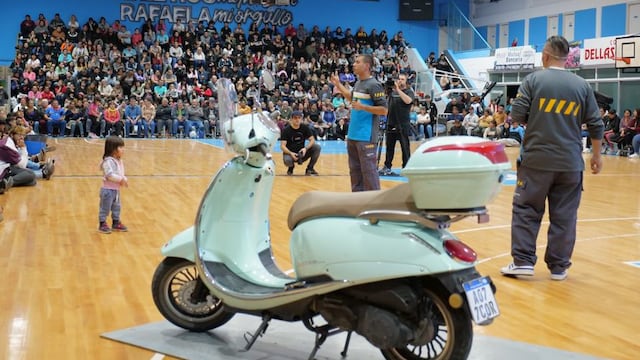 “Hacela bien, siempre con casco” se realizó este viernes en el Lucio Casarín de Atlético de Rafaela