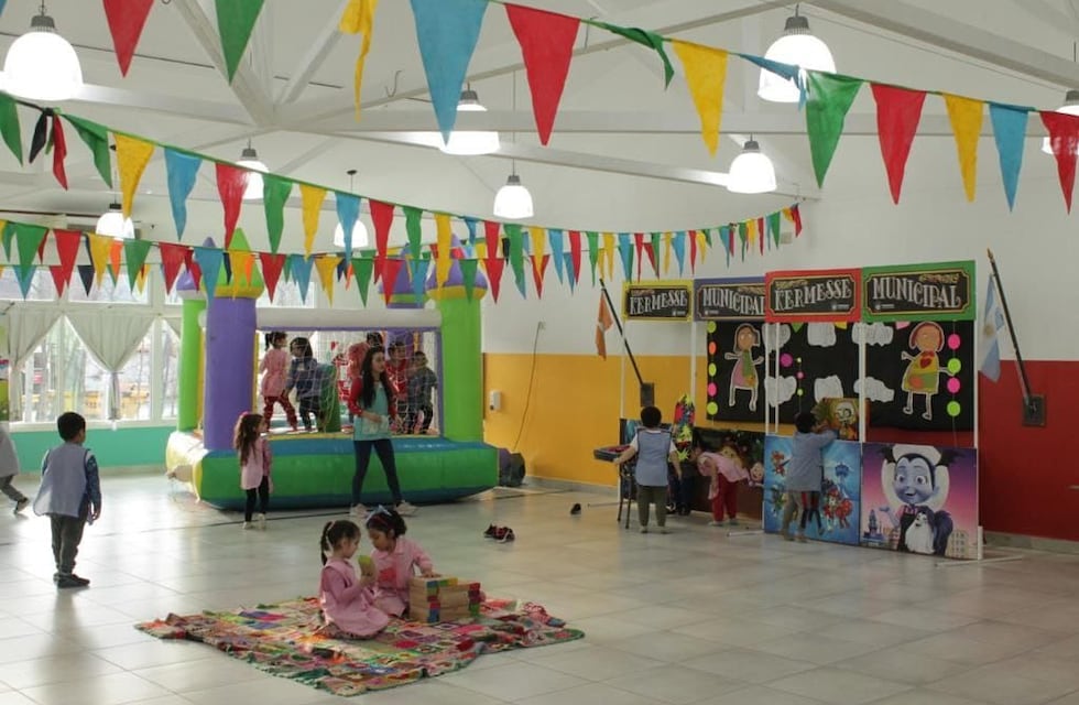 Ushuaia: la Kermes Municipal participó del Día de los Jardines de Infantes