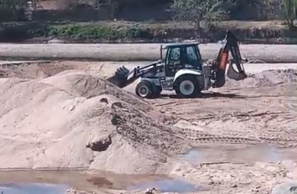 Limpian el Río San Antonio con un sistema de extracción de áridos