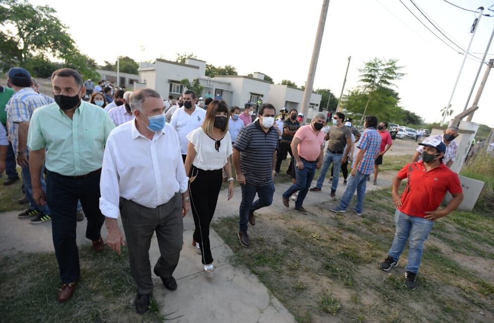 Jaldo encabezó la entrega de viviendas en Concepción