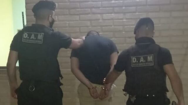 El sospechoso está involucrado en varios delitos y cuenta con pedidos de detención de distintas comisarías.