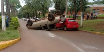 Accidente de tránsito en Eldorado dejó como saldo tres automóviles involucrados.