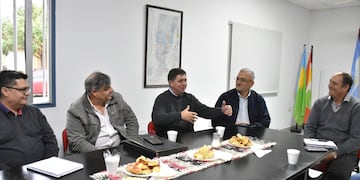 Reunión en Bella Italia reclamando por la continuidad de la obra de la Ruta 70