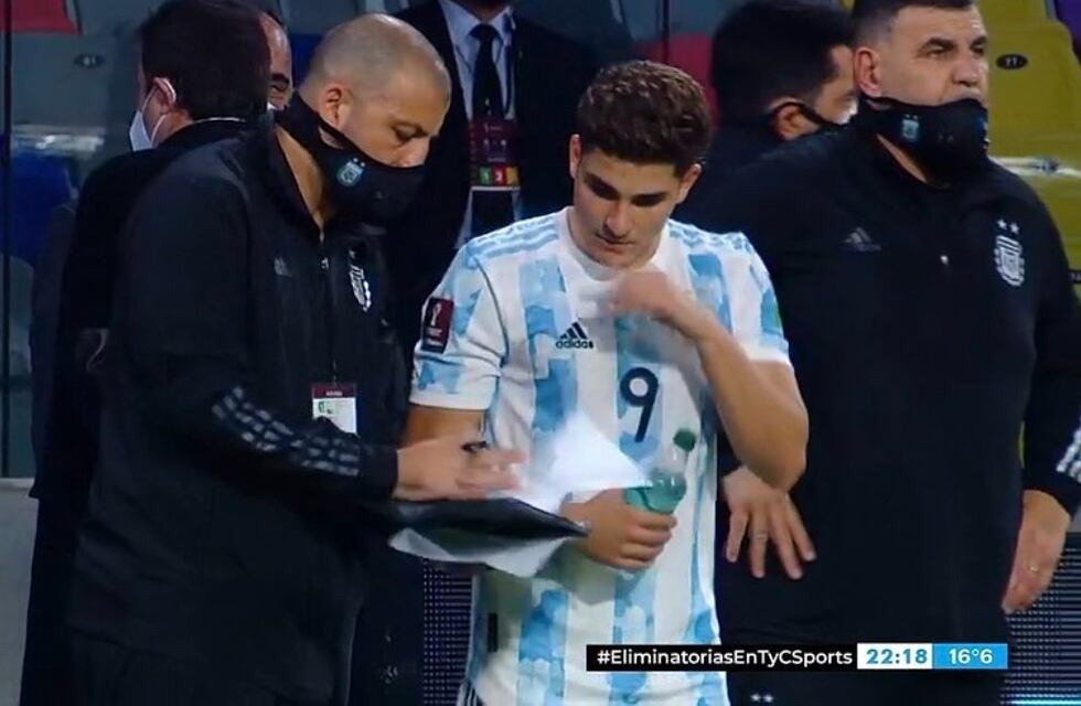 El futbolista de Calchín Julián Álvarez debutó en la Selección Argentina ante Chile