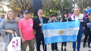 Festejos en el barrio Amancay por el día de la bandera