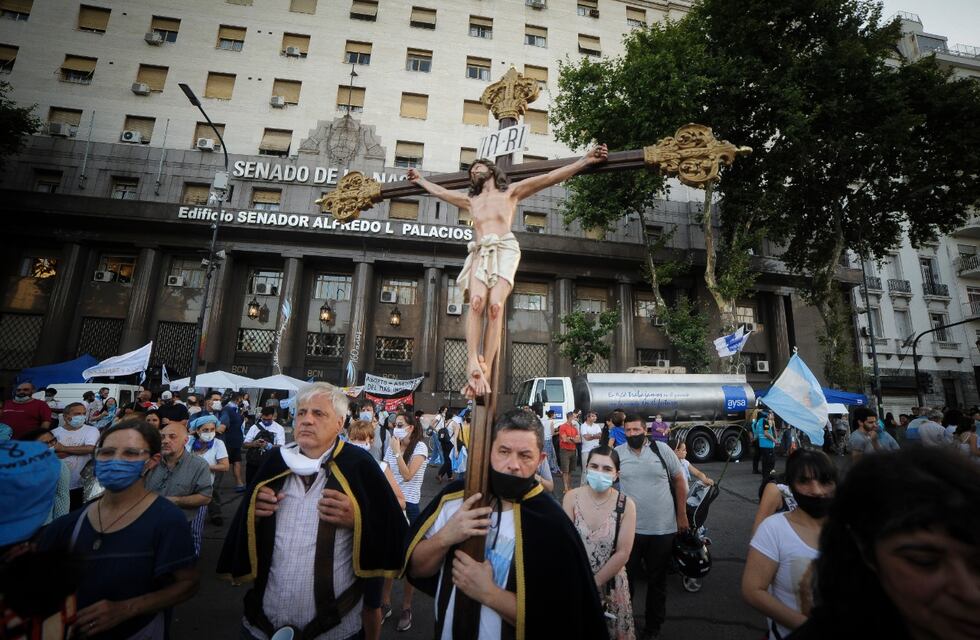 La Iglesia ya contactó a senadores para rechazar el proyecto de aborto legal