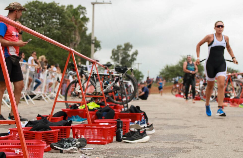 Atletas de Arroyito participaron de la última fecha de la temporada 2021/22 del Cordobés de Triatlón