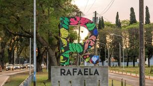 Cartel corpóreo de Rafaela