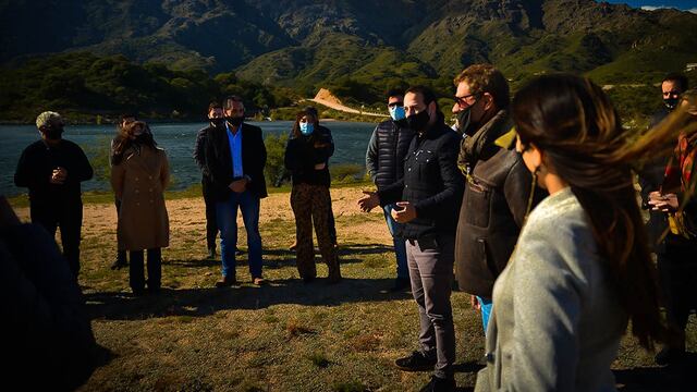 Durante un acto se dio comienzo a las obras de un tendido eléctrico en la costa del espejo de agua del dique Piscu Yaco al sur de Villa de Merlo. Gentileza ANSL