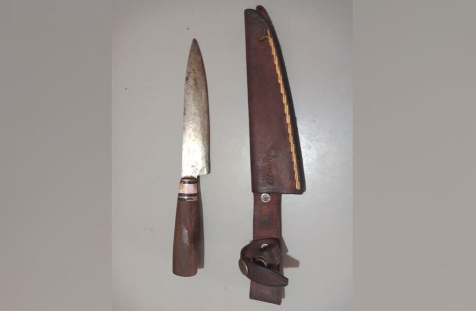 Villa Cabello: con un arma blanca, amenazó a su familia y luego intento autoagredirse