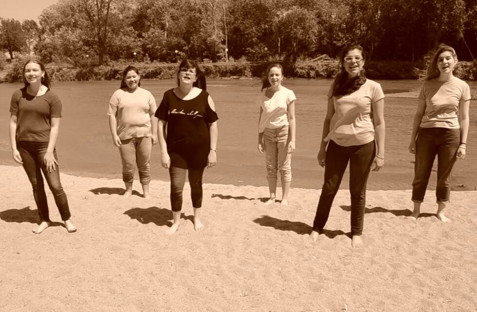 El Grupo Vocal Femenino Musas de Arroyito presentó “Amapola”