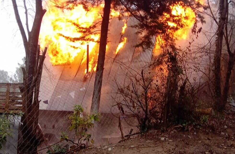 Un incendio destruyó una cabaña en La Cumbre