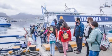 Comenzó el programa de turismo social 2022, con una excursión por el Canal Beagle