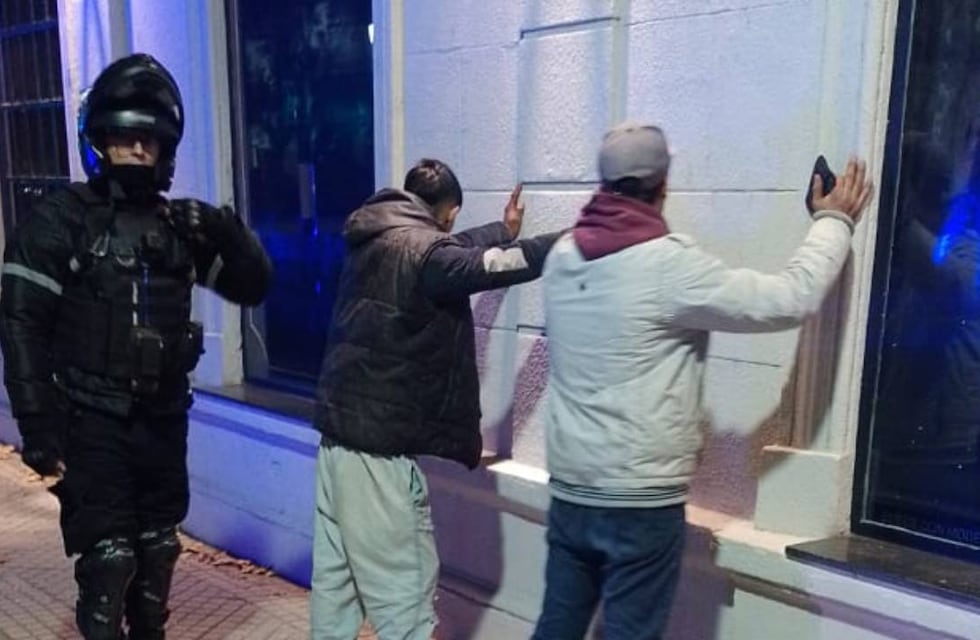 Dos cuidacoches del bulevar Oroño de Rosario fueron detenidos por amenaza de robo