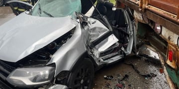 Accidente fatal en la autopista Rosario-Córdoba. Murió un hincha de Belgrano (Bomberos de Cañada de Gómez).