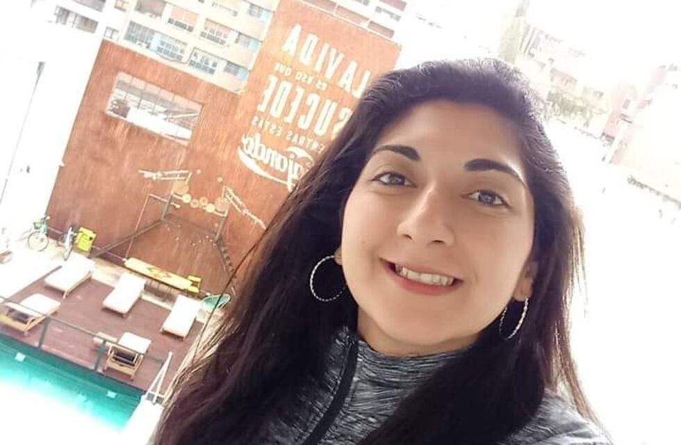 La maestra que había caído del colectivo en movimiento perdió la vida