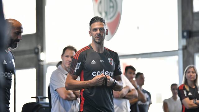Martín Demichelis debuta como entrenador de River esta noche en un amistoso internacional vs Unión La Calera, en San Luis.