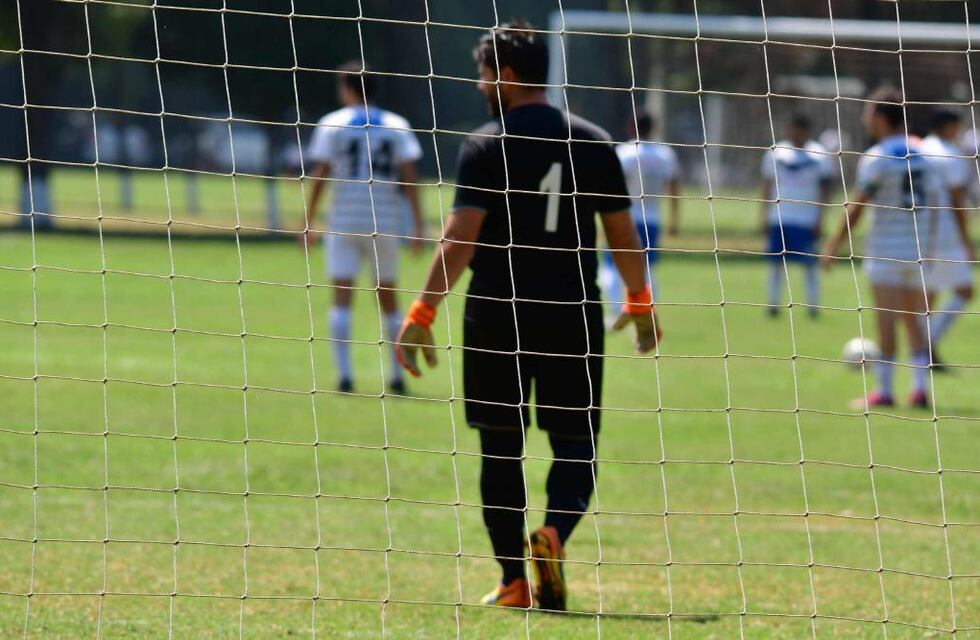 Dudas por las resticciones en los torneos de fútbol amateurs de Córdoba