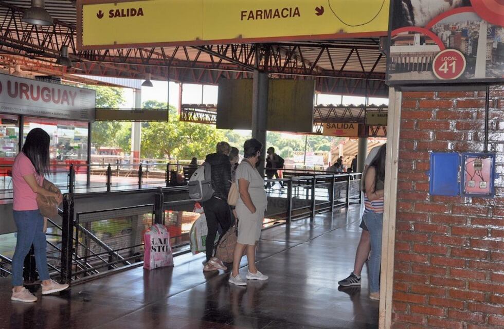 Importante movimiento de personas en la Terminal de ómnibus de Posadas por las fiestas