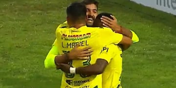 Martín Cauteruccio convirtió el gol para Aldosivi ante Godoy Cruz.