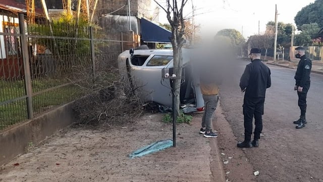 Alcohol al volante derivó en increíble vuelco en Oberá.
