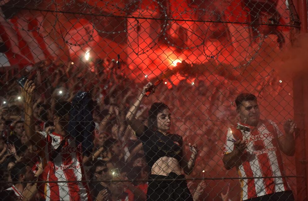“Si me tengo que morir, que sea feliz”: una hincha de Instituto vivió el ascenso con arritmia cardíaca