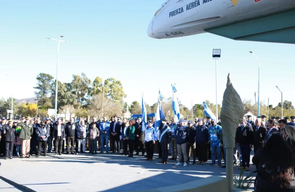 En Comodoro Rivadavia homenajearon al primer soldado caído en la Guerra de Malvinas