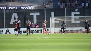 Talleres en su partido ante Independiente. (Javier Ferreyra / La Voz).