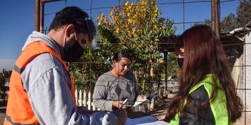 La Municipalidad de Godoy Cruz trabajará esta sábado en inscribir para la vacuna Covid-19 en los barrios La Estanzuela y La Gloria. Gentileza MGC