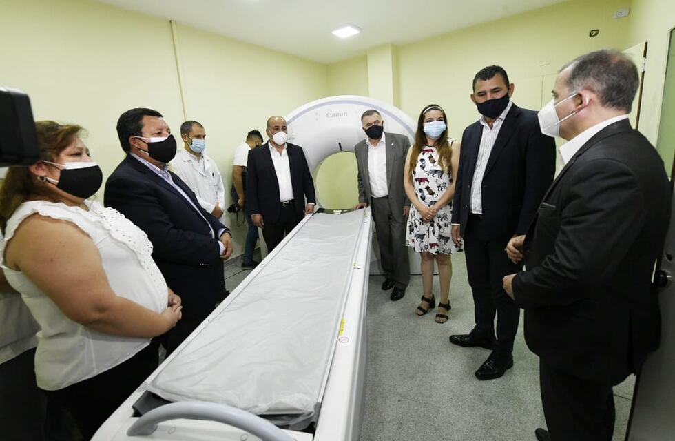 Banda del Río Salí: Manzur y Jaldo inauguraron un nuevo tomógrafo en el Hospital del Este