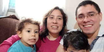 Alexander Surez y su famiia