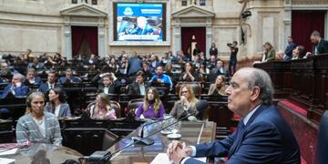 El jefe de Gabinete, Guillermo Francos, en la sesión informativa en la Cámara de Diputados (Foto: Prensa JGM)