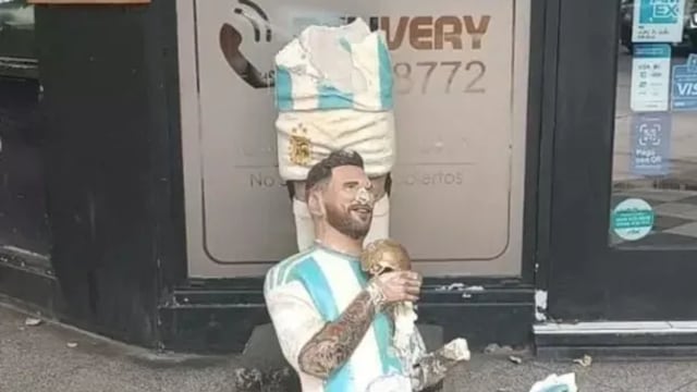 La estatua de Messi ubicada en Mar del Plata fue destrozada.