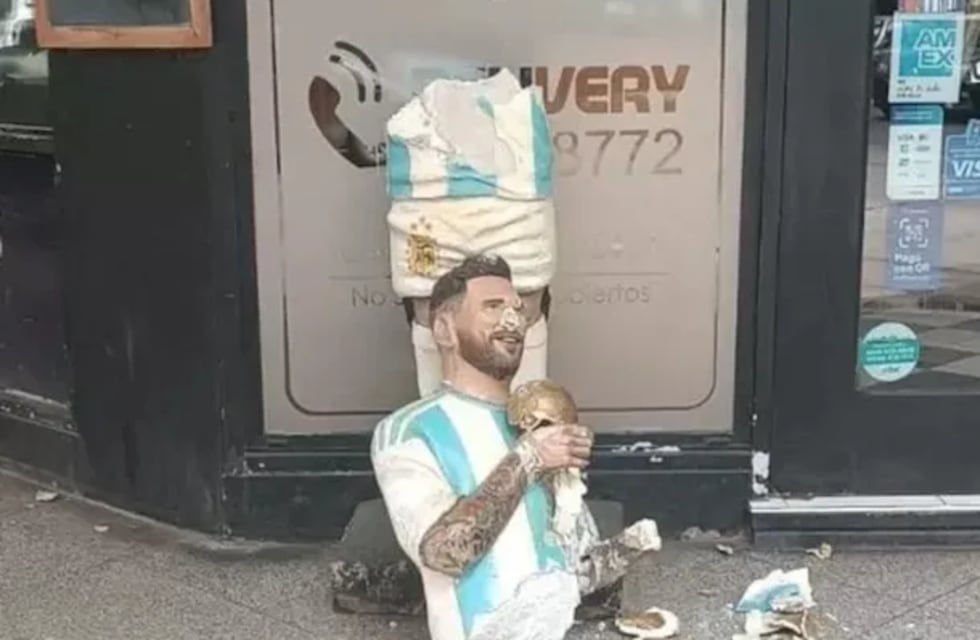 ¡Con Messi no! Destrozaron una estatua del rosarino en Mar del Plata