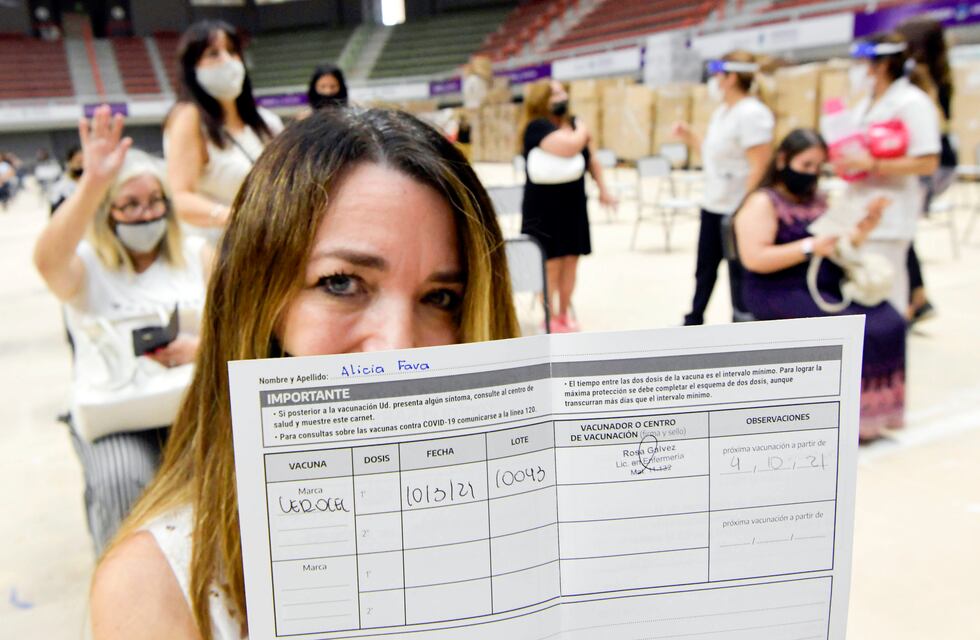 Coronavirus: en Argentina se vacunan tres adultos mayores por cada diez dosis
