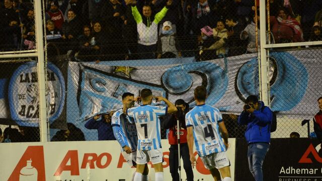 Cosa de locos. Racing goleó en Nueva Italia y es el mejor de todos en el Federal A.