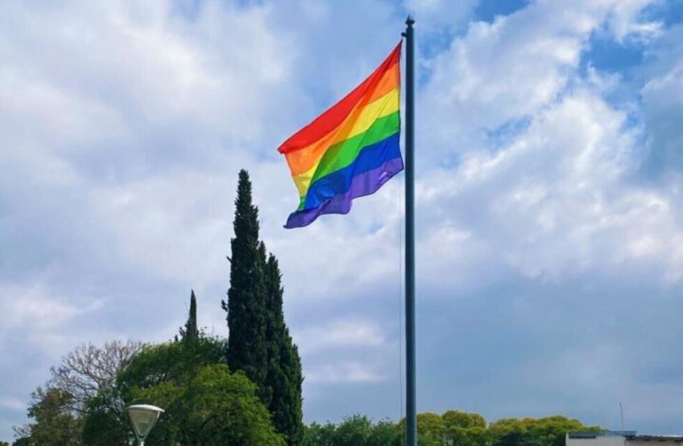 Alta Gracia: la palabra de la Municipalidad tras el ataque a la bandera LGBT