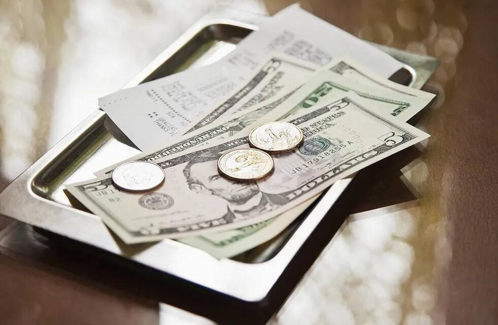 Atendió a un grupo de turistas en un bar de Córdoba y quedó sorprendida por la propina que le dejaron