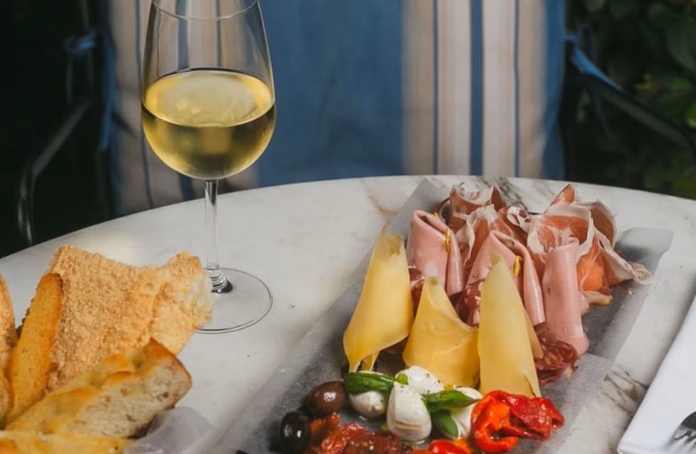 Cuánto cuesta ir a cenar en Rosario para este fin de año 2025