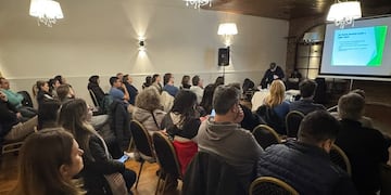 Instituciones y miembros del Movimiento Vecinal participaron de la charla de Raúl Salas